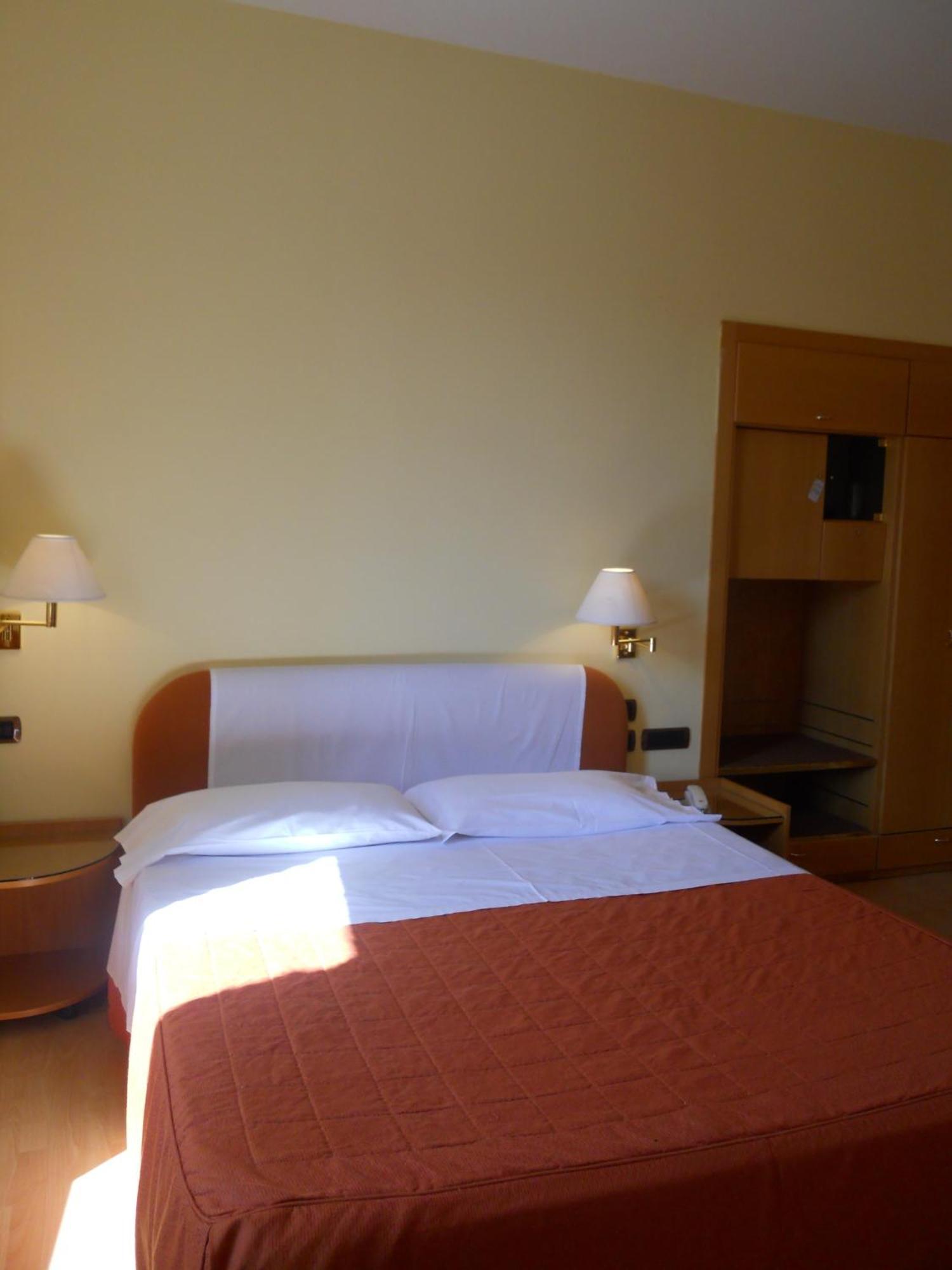 Albergo Italia Urbino Eksteriør billede