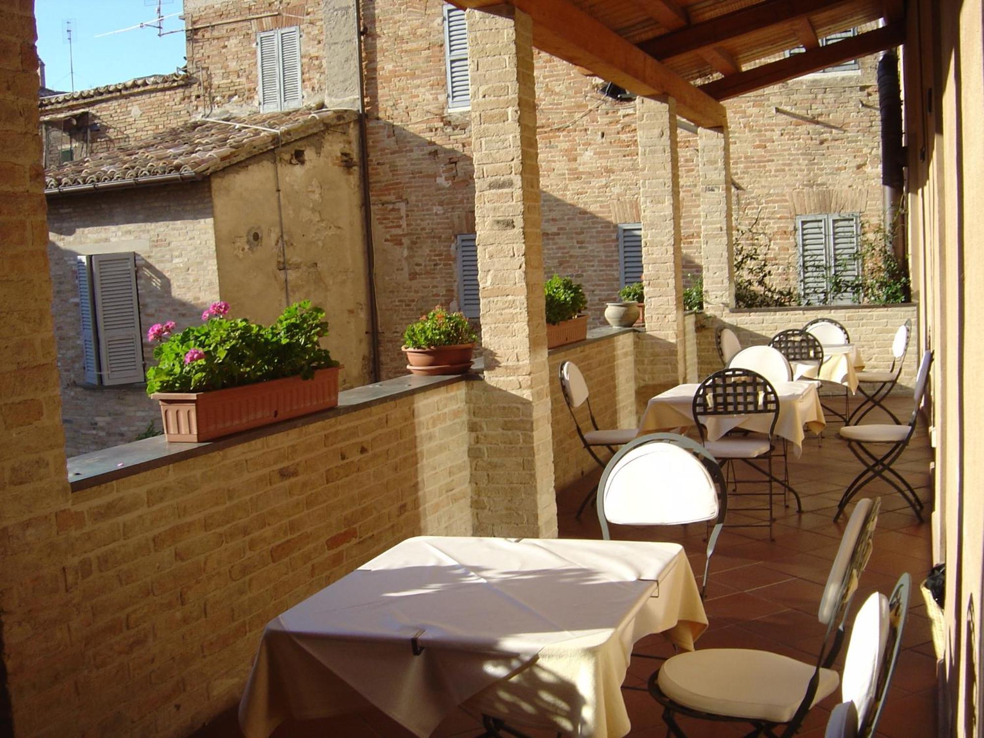Albergo Italia Urbino Eksteriør billede